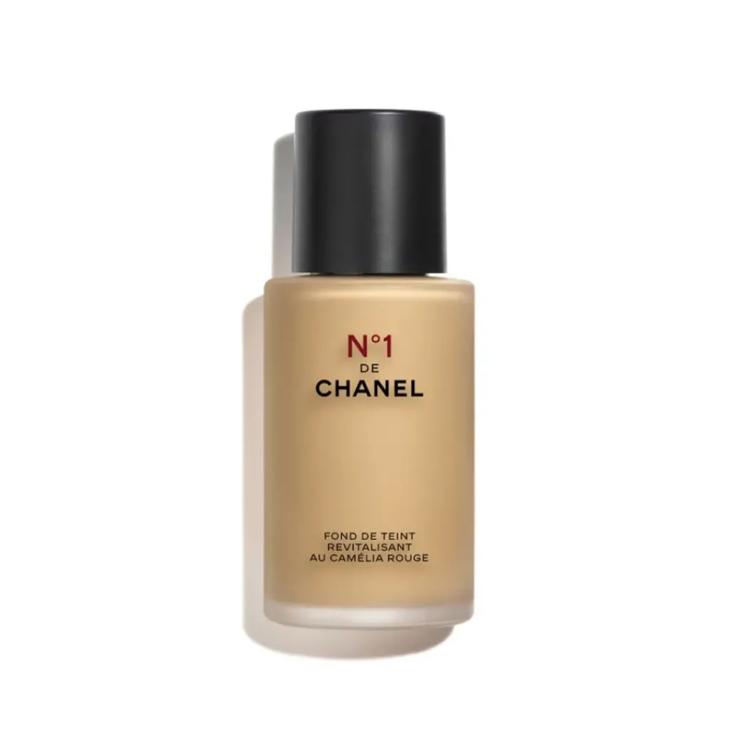 CHANEL N°1 De Chanel Revitalizing Foundation Illuminates - Moisturizes - Protects - Fredrik & Louisa