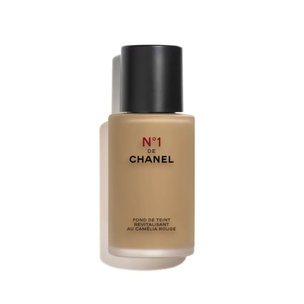 CHANEL N°1 De Chanel Revitalizing Foundation Illuminates - Moisturizes - Protects - Fredrik & Louisa