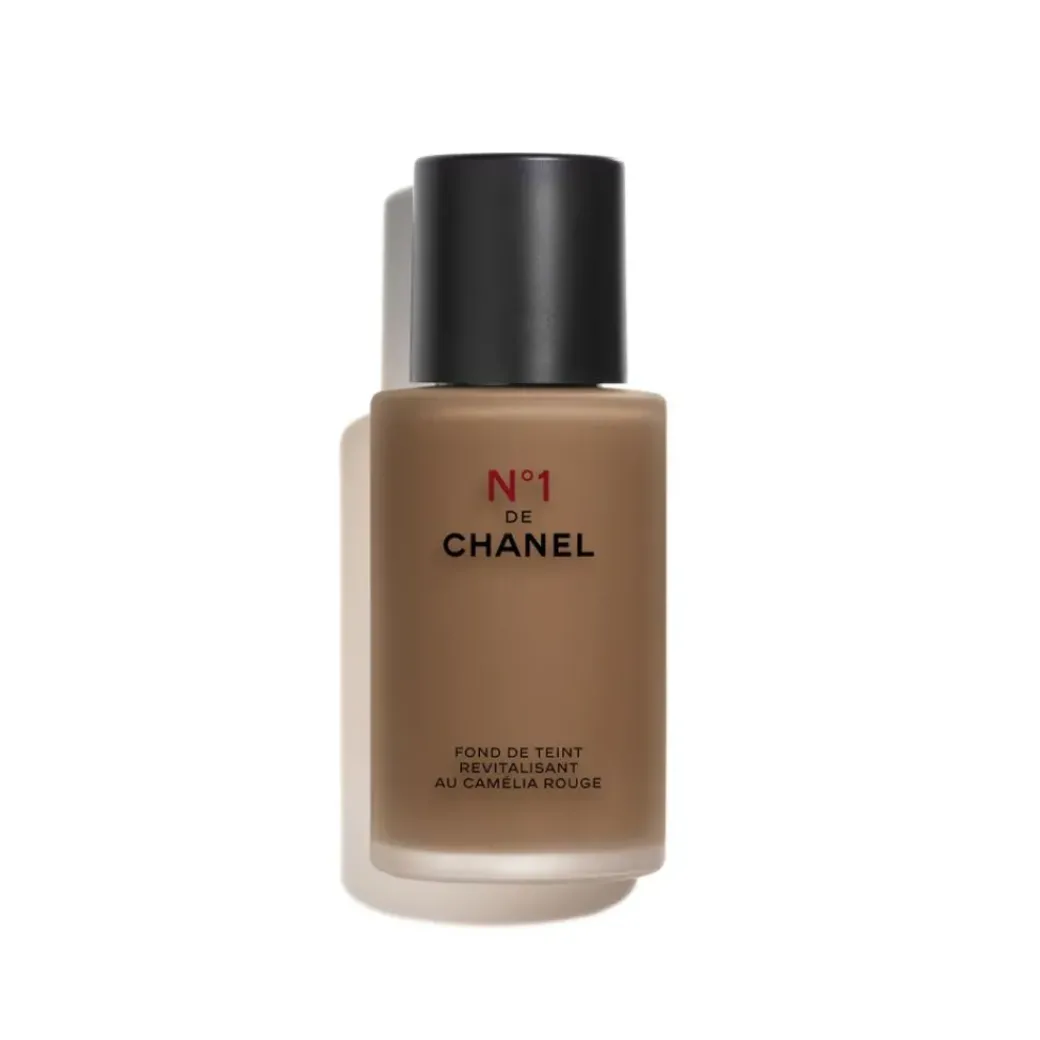 CHANEL N°1 De Chanel Revitalizing Foundation Illuminates - Moisturizes - Protects - Fredrik & Louisa