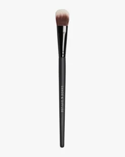 Shade & Diffuse Eye Brush