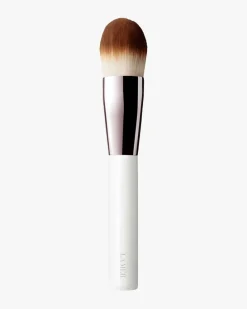 The Foundation Brush